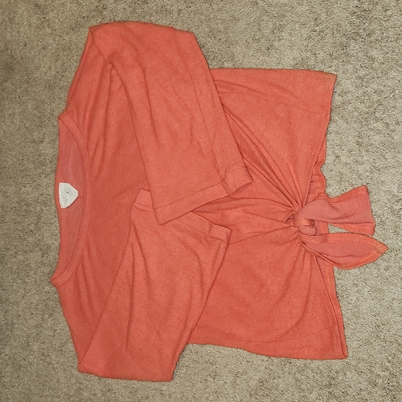 Vici Fantastic Fawn Red Soft Bell Sleeve Top with Tie at bottom. - Picture 1 of 4